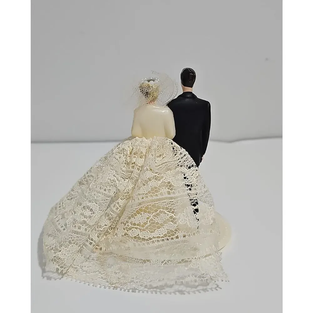 Vintage Bride Groom Wedding Cake Topper Lace Veil 50s 60s Retro Coquette